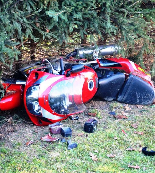 Zderzenia motocykla z dostawczym fiatem w Bliznem