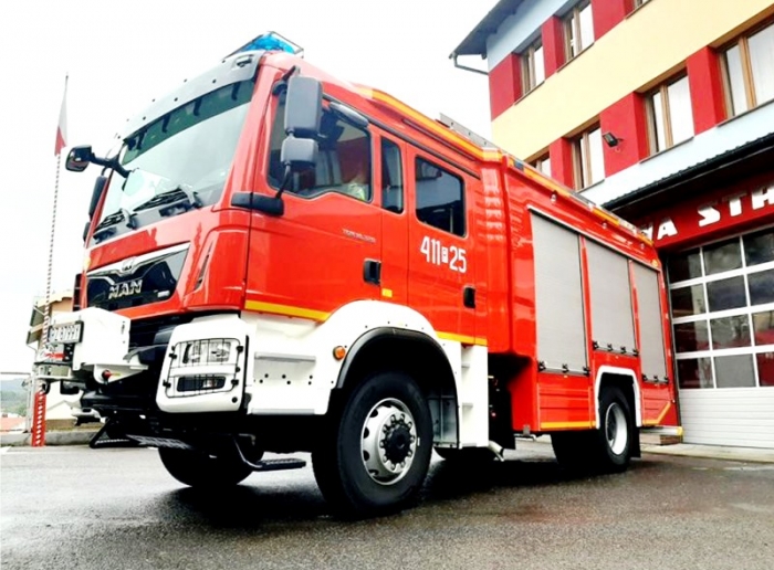 Nowy ciężki samochód ratowniczo-gaśniczy u strażaków w Brzozowie
