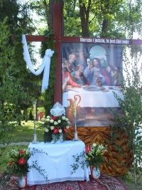 Jeden z ołtarzy wykonanych przez parafian w 2015 r. (fot. Brzozowiana)