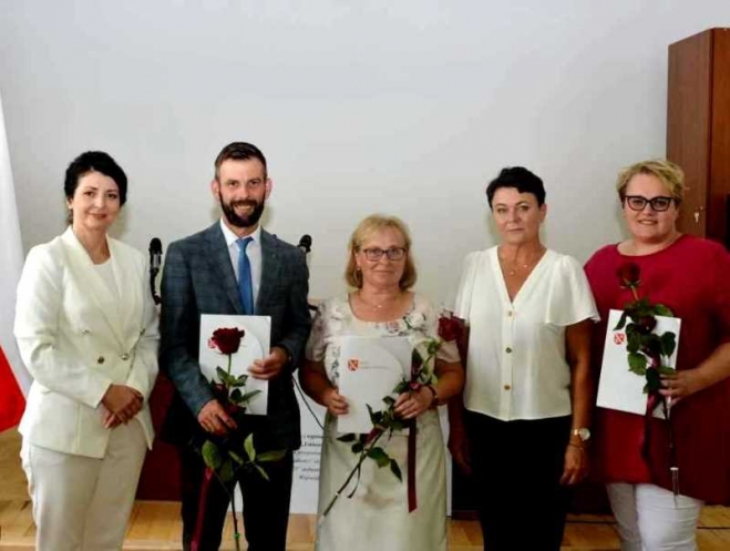 Gmina Dydnia. Nominacje dyrektorskie i awanse zawodowe nauczycieli