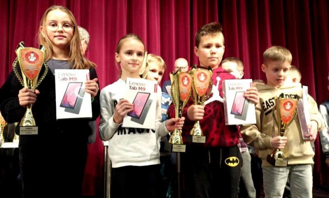 Młodzi szachiści z SP nr 1 w Brzozowie najlepsi na Podkarpaciu